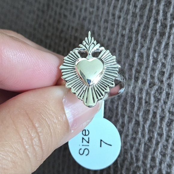Sterling Silver🤍 El Sagrado Corazon (The Sacred Heart) Ring💍 - NWT - Picture 4 of 16